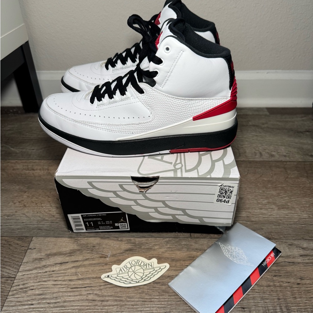 Jordan 2 Retro "White/Varsity Red/Black" Men's size 11
